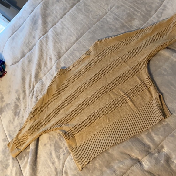 Liz Claiborne Tan Petite Medium Sweater - Picture 6 of 6